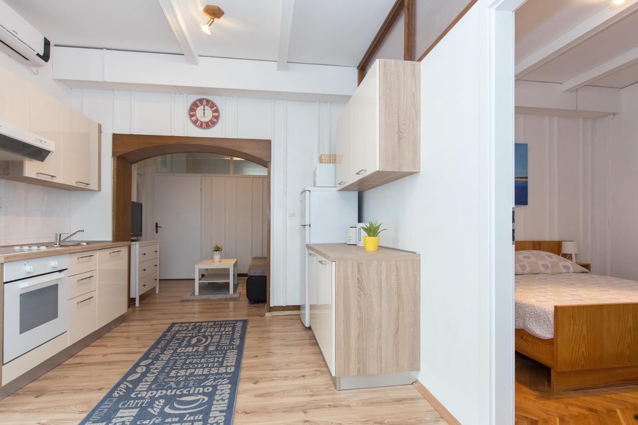 Apartments Pavic มาลินสกา ภายนอก รูปภาพ