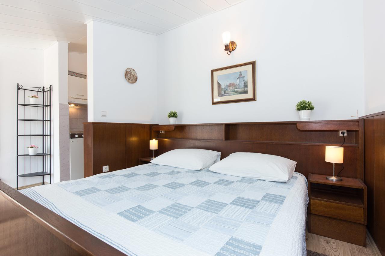 Apartments Pavic มาลินสกา ภายนอก รูปภาพ
